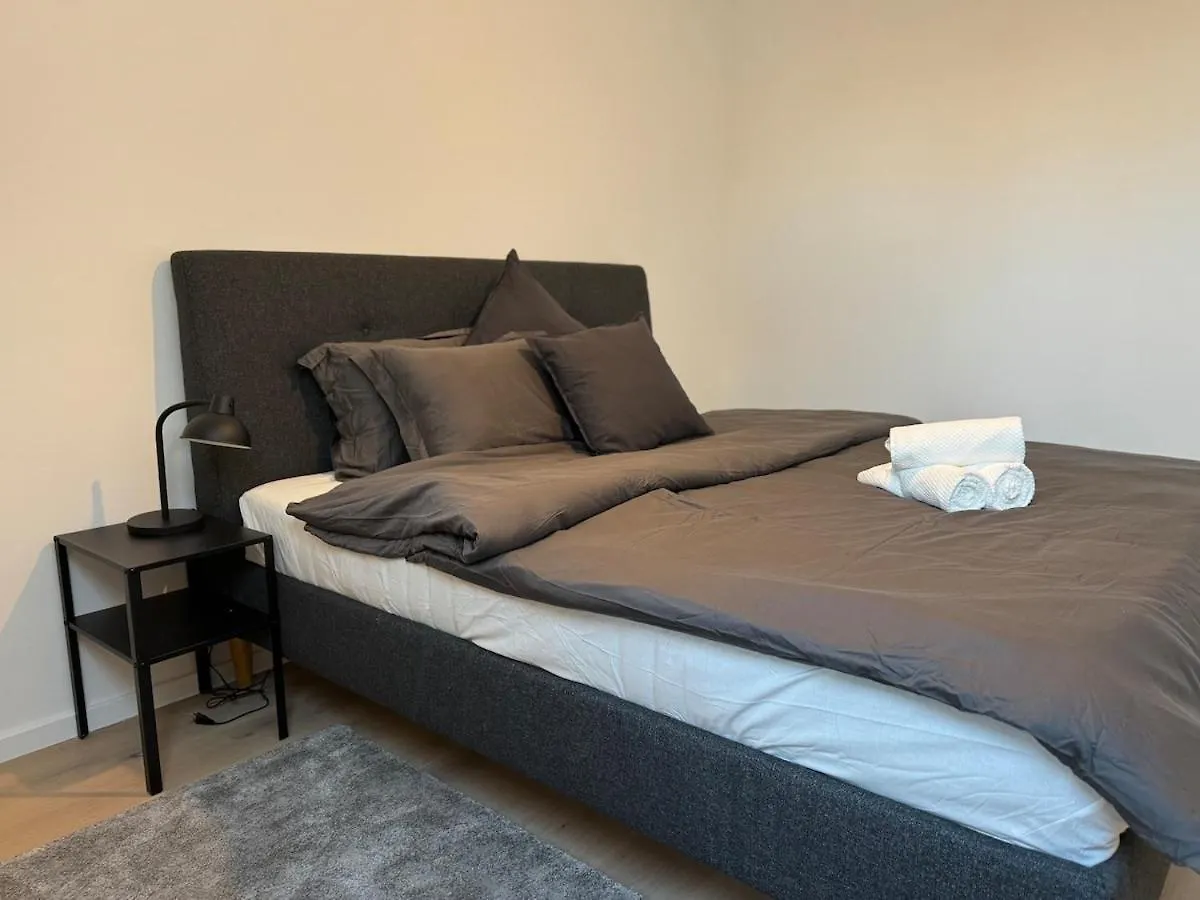 Train Station, Kahlenberg, Historic, Danube - Axara Housing Fhg 16 Apartment Vienna 0*,